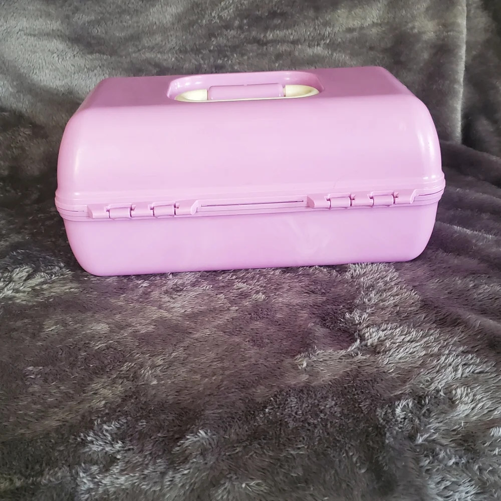 Vintage Caboodles 5626 Purple Makeup Case